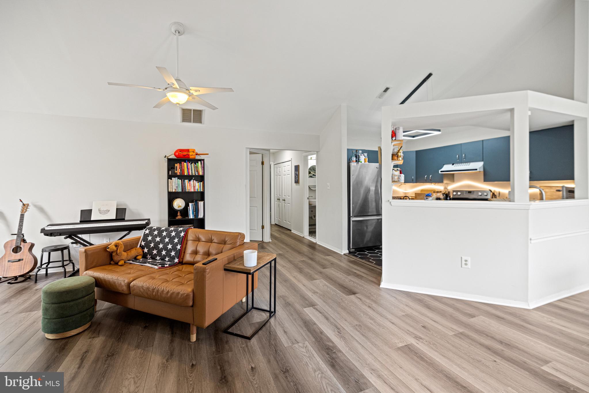 7738 Mayfair Cir