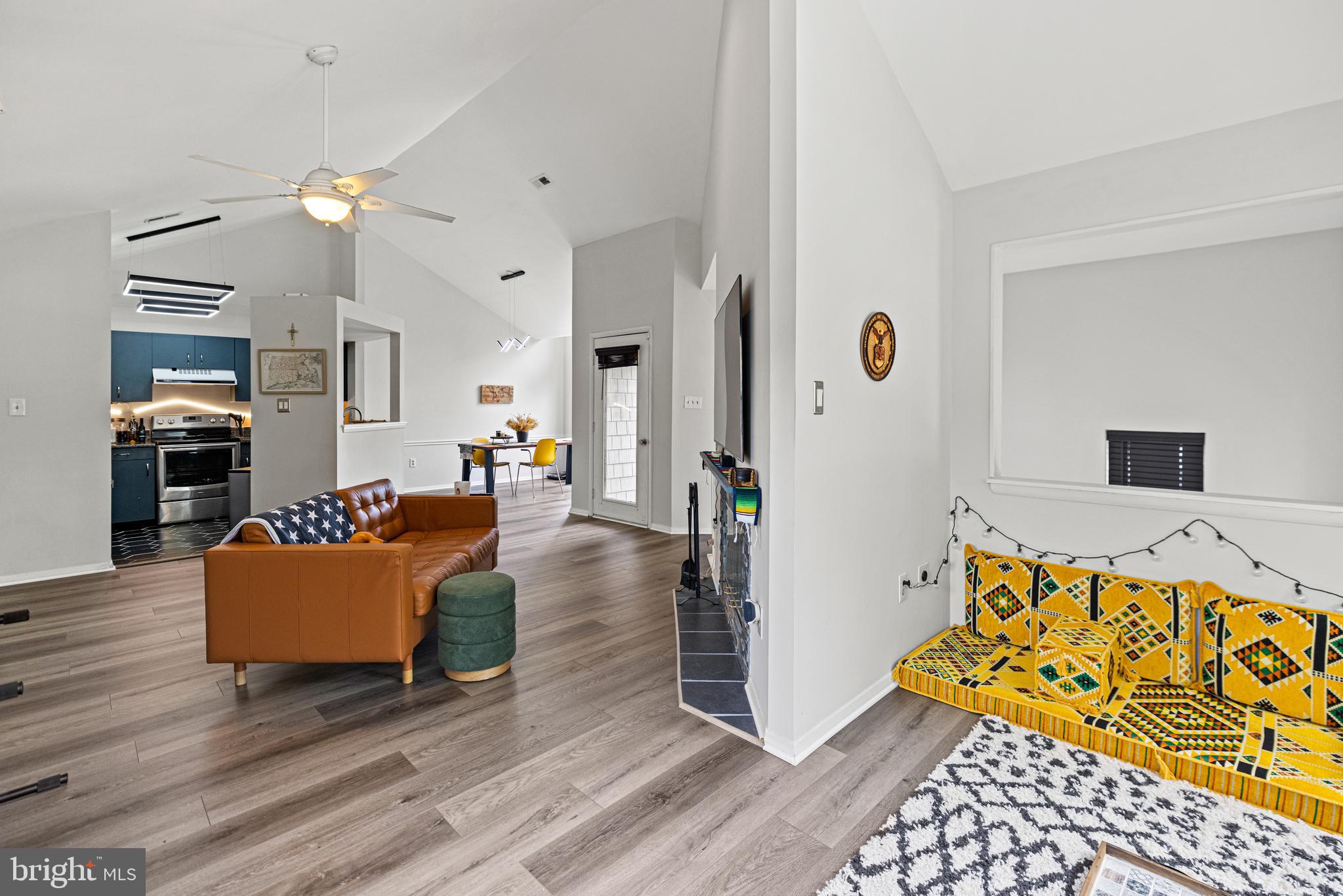 7738 Mayfair Cir