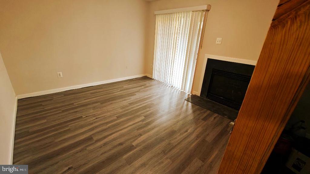8825 HAWTHORNE