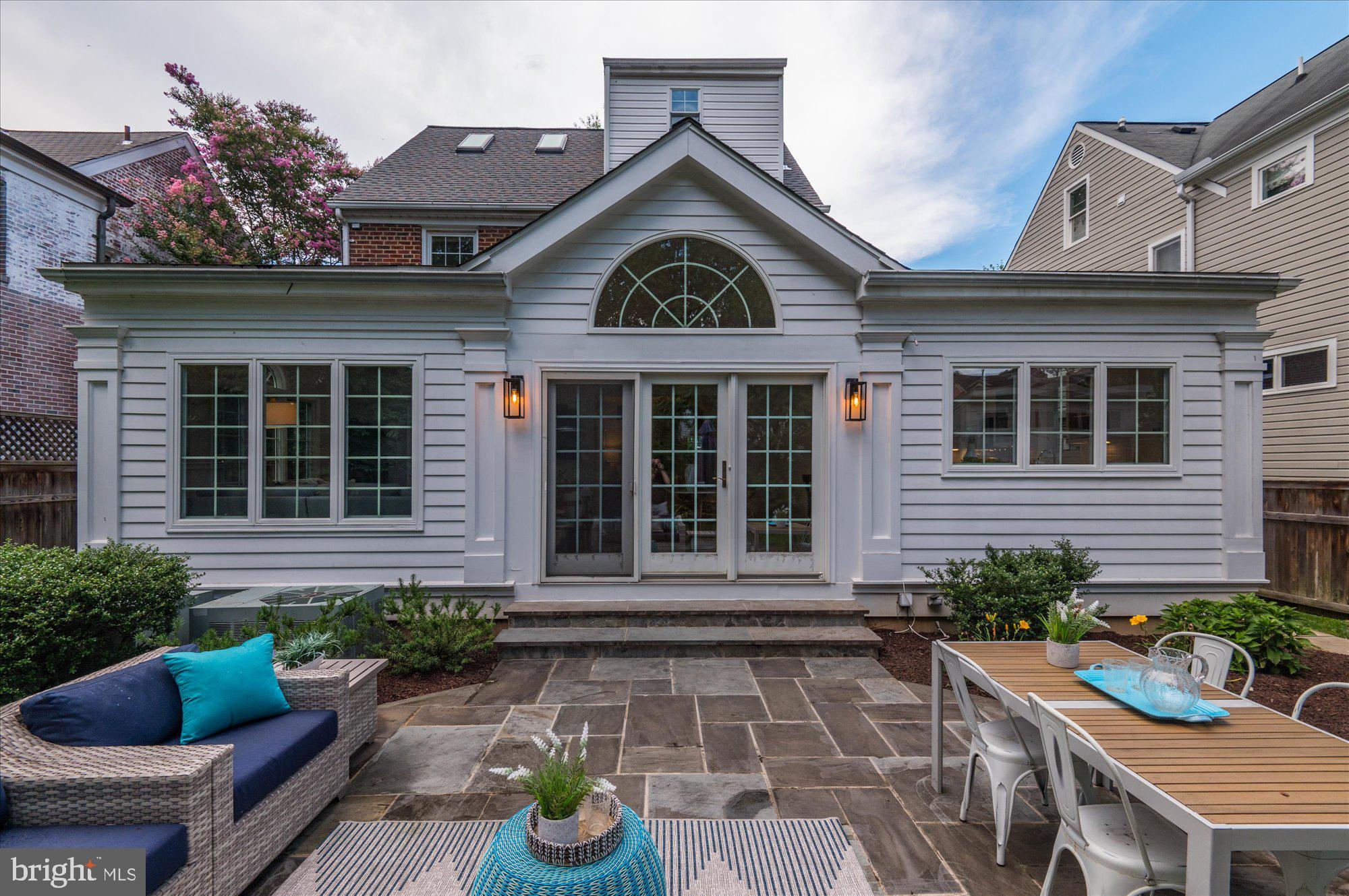 4911 Chevy Chase BOULEVARD