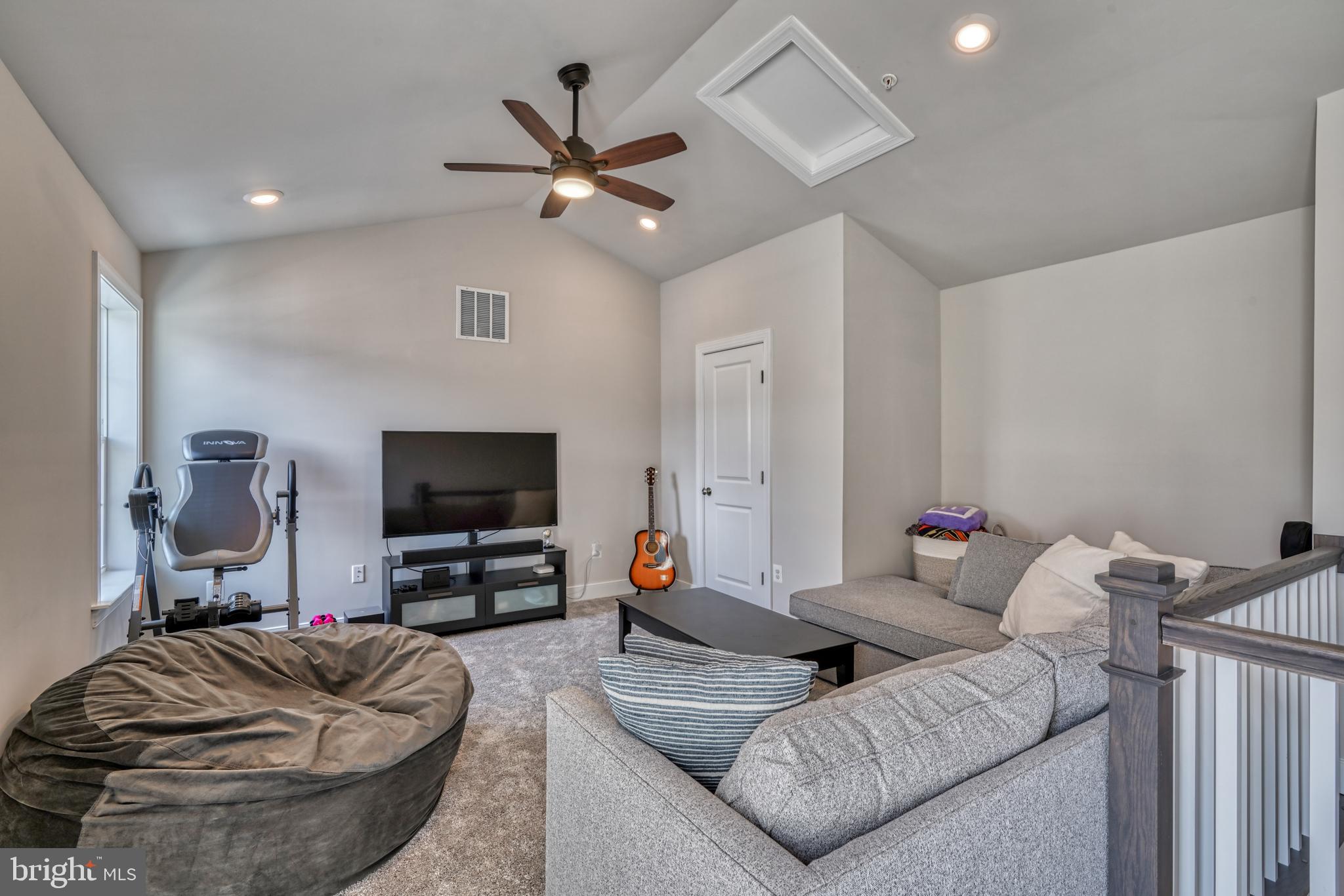 125 Flower Center Ln