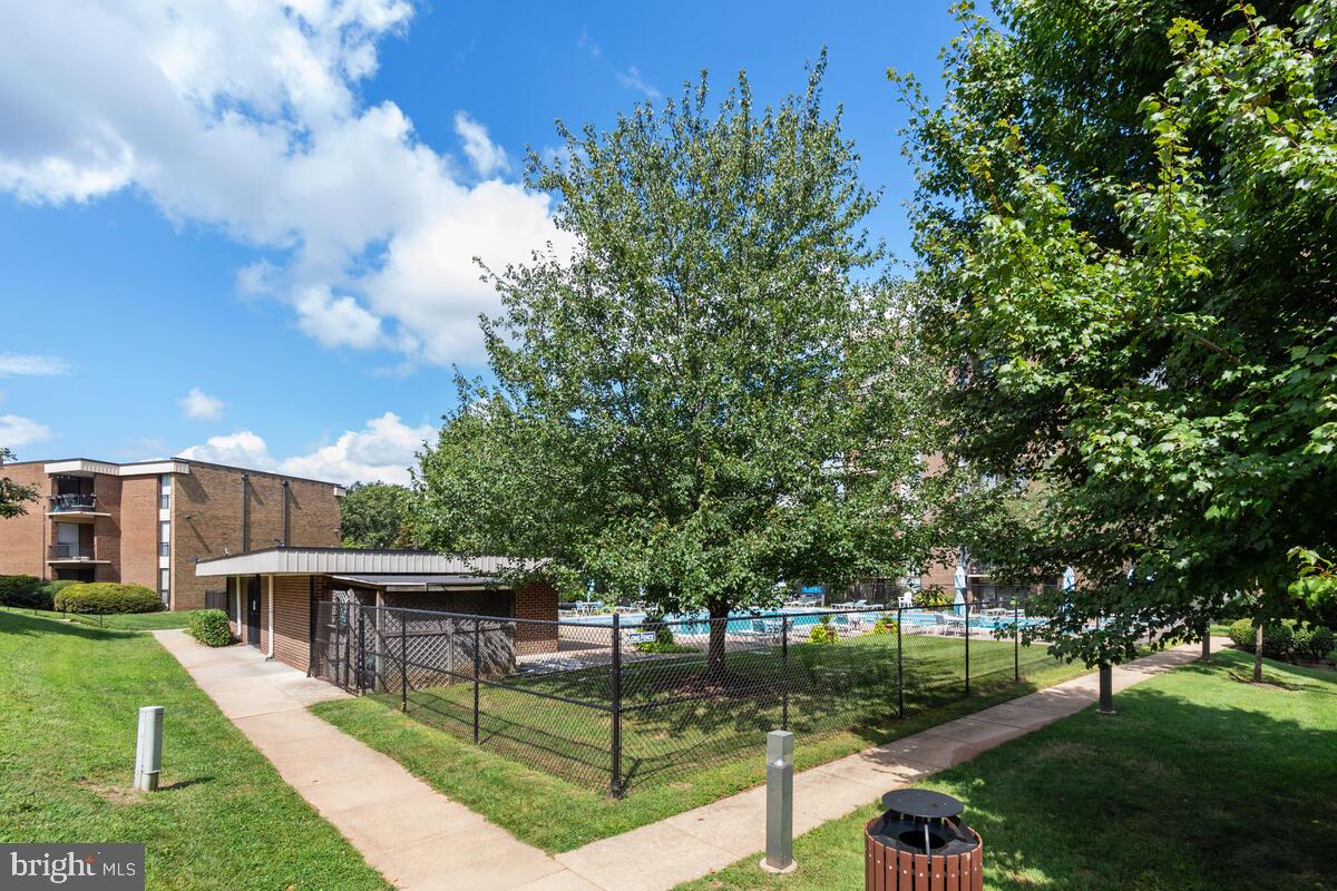 2016 Coleridge Dr #24-102