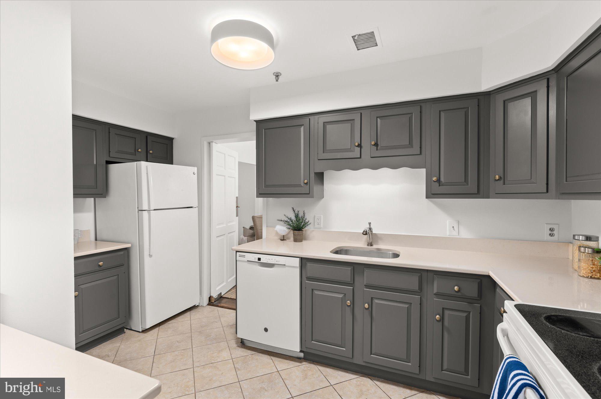 8101 Connecticut Avenue Unit: N106