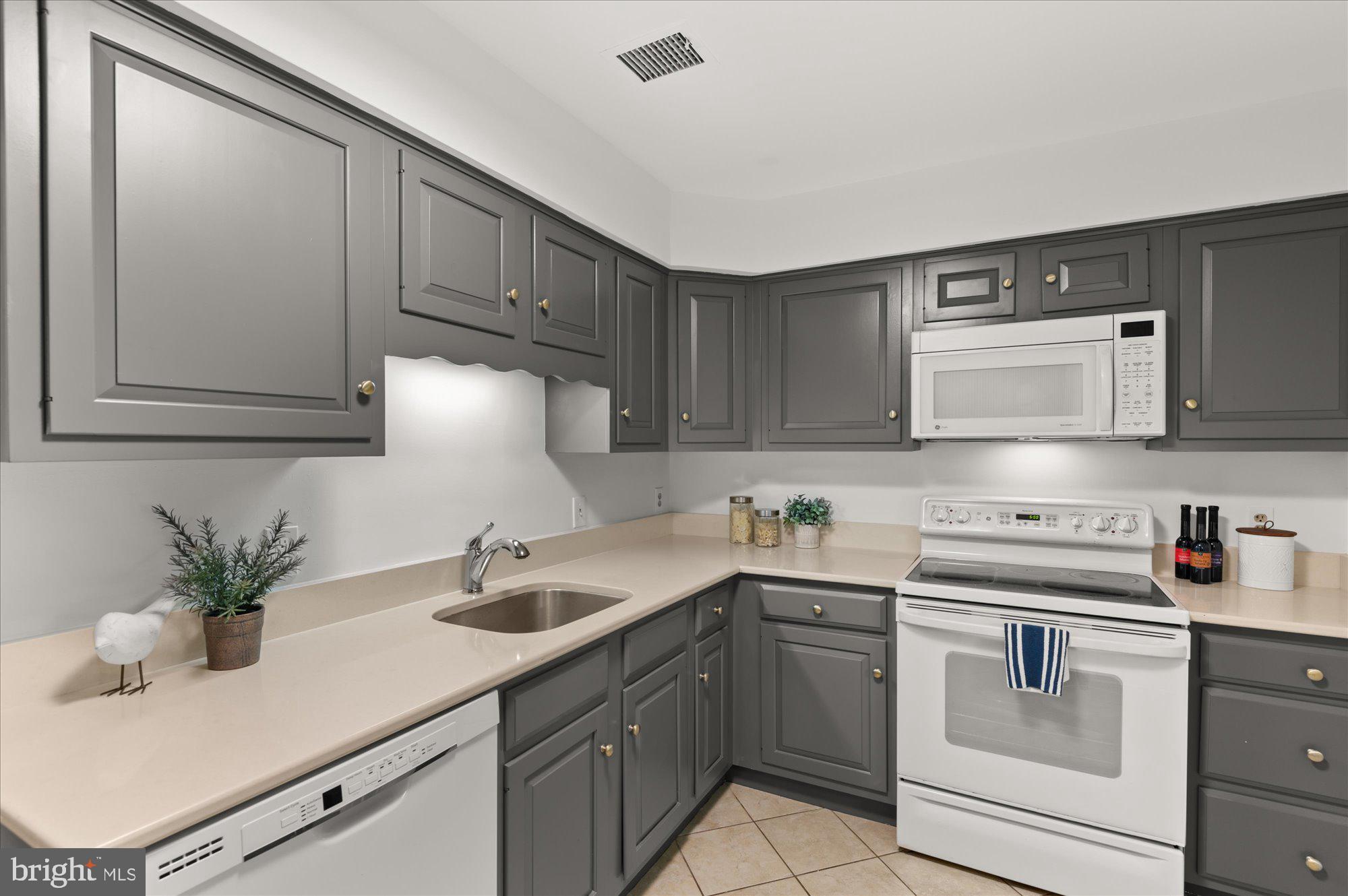 8101 Connecticut Avenue Unit: N106