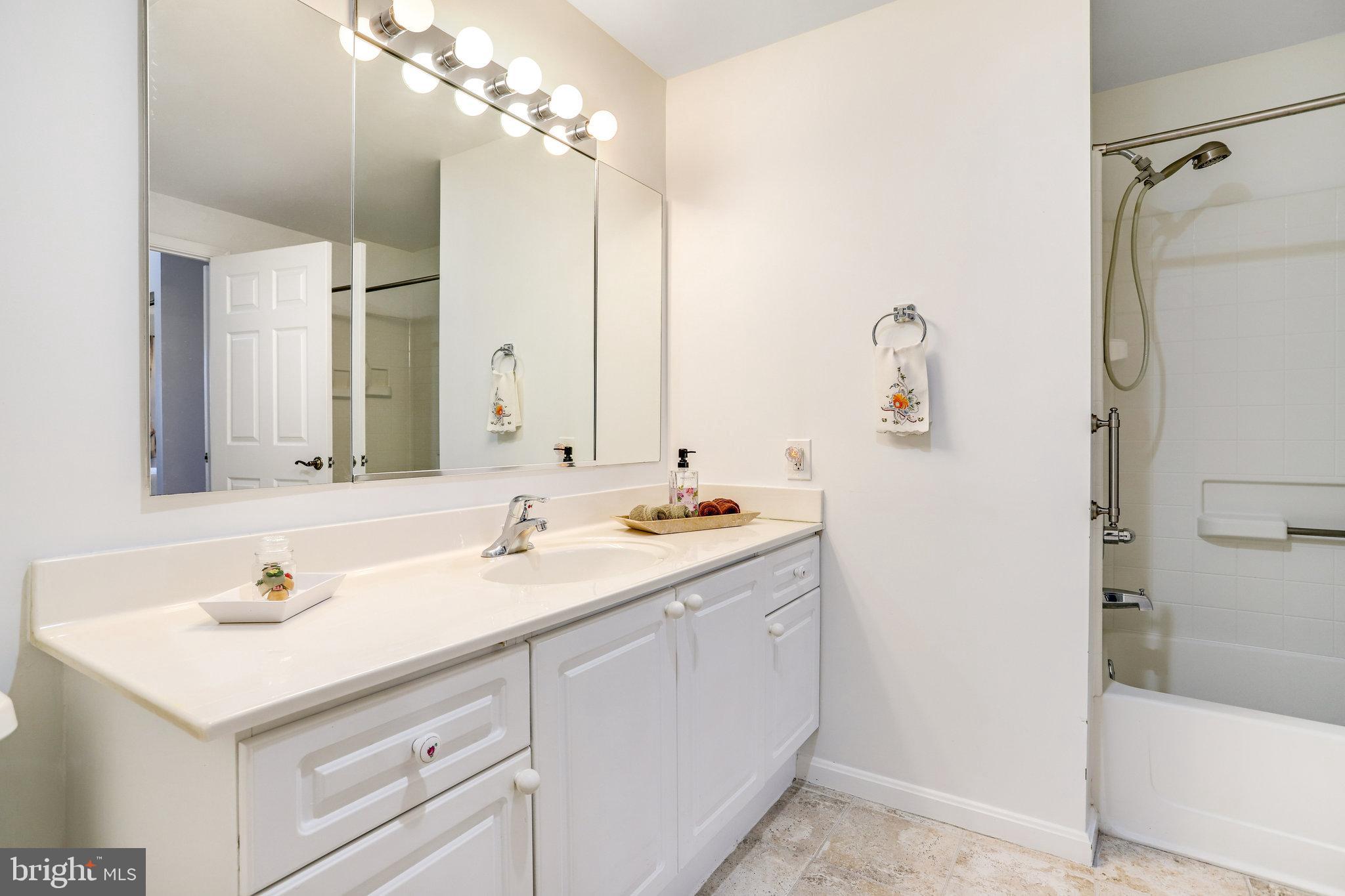 3005 S Leisure World Blvd #809
