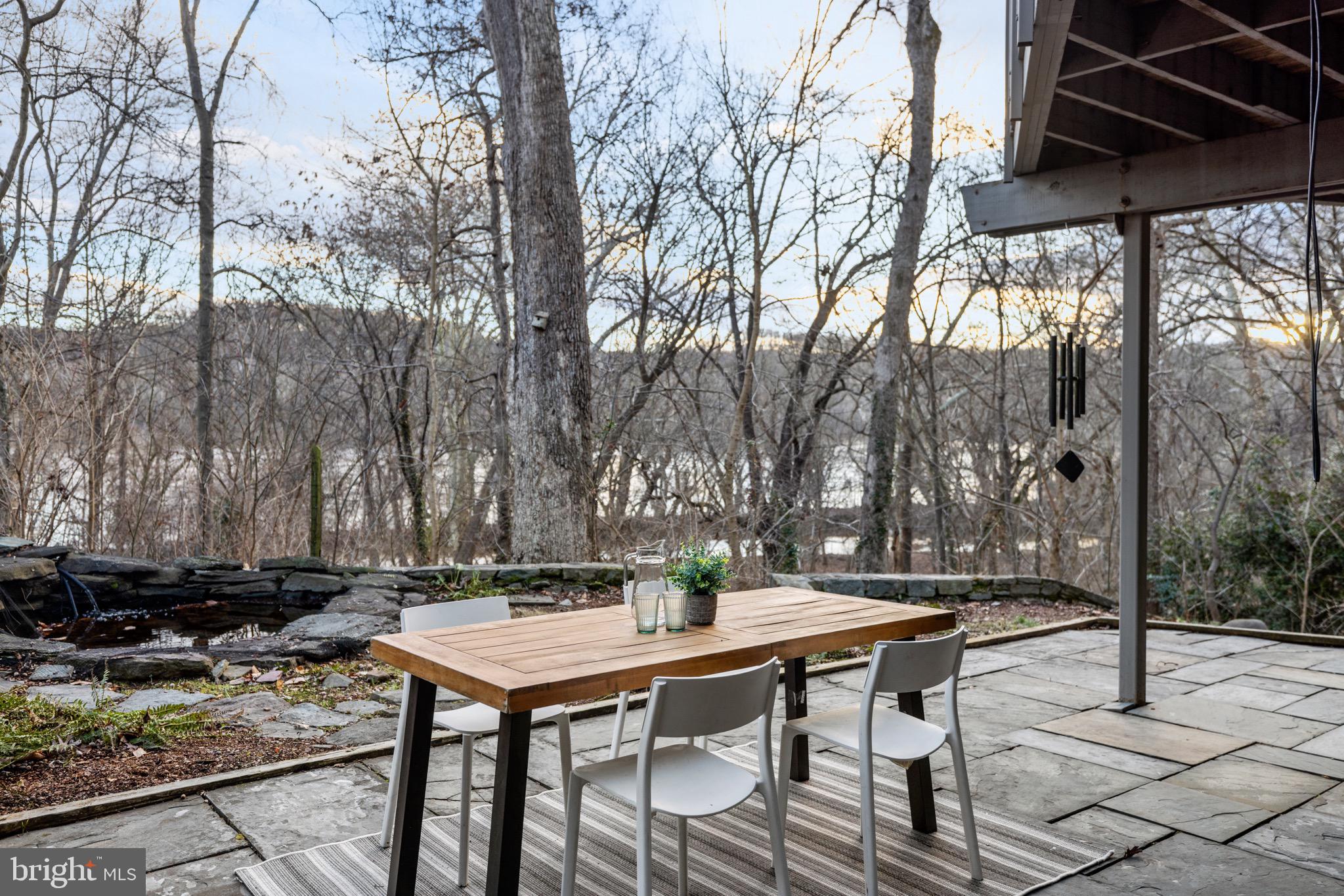 8010 Riverside DRIVE