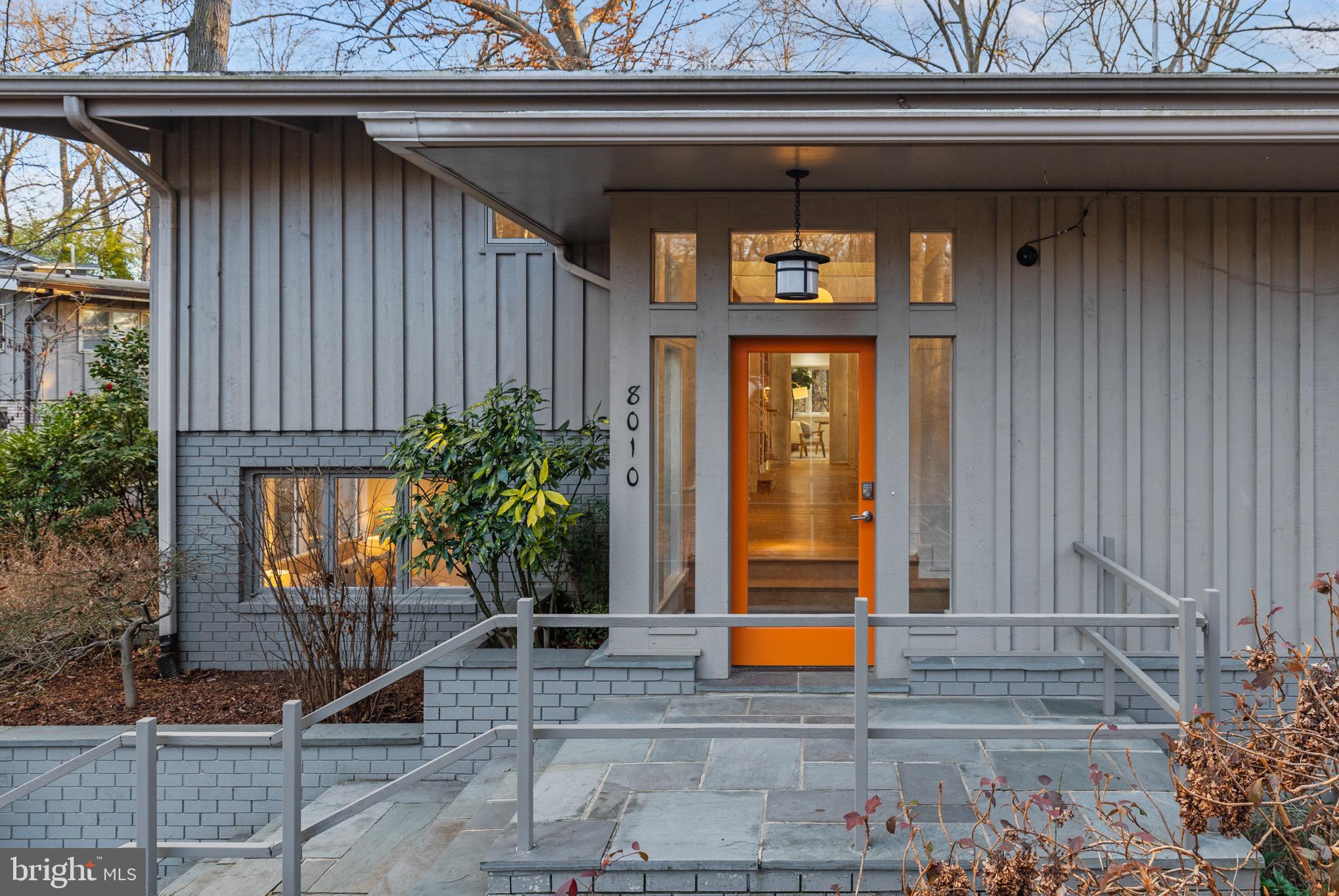 8010 Riverside DRIVE