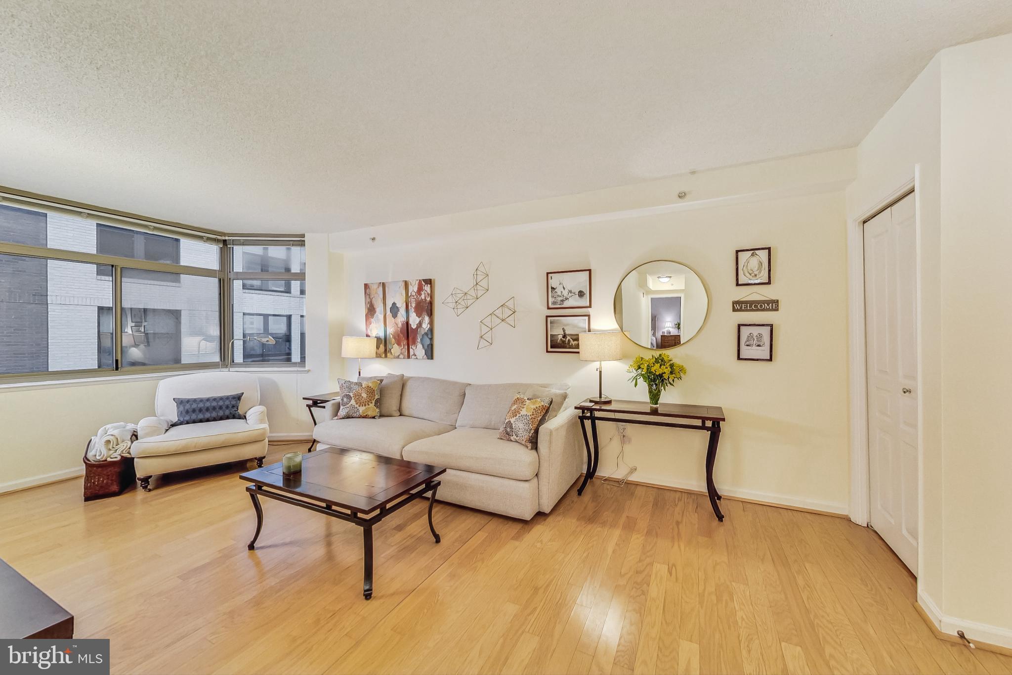 7111 Woodmont #818