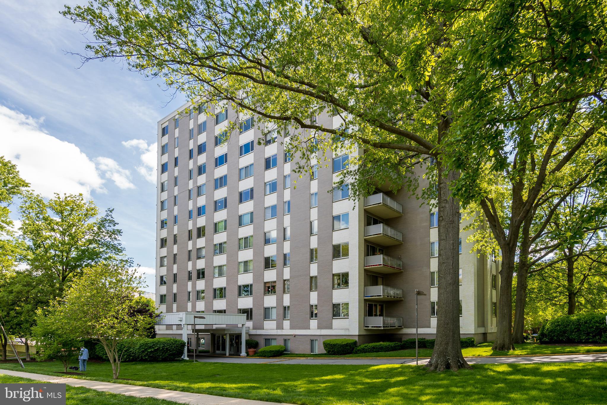 8315 N Brook Ln #2-905