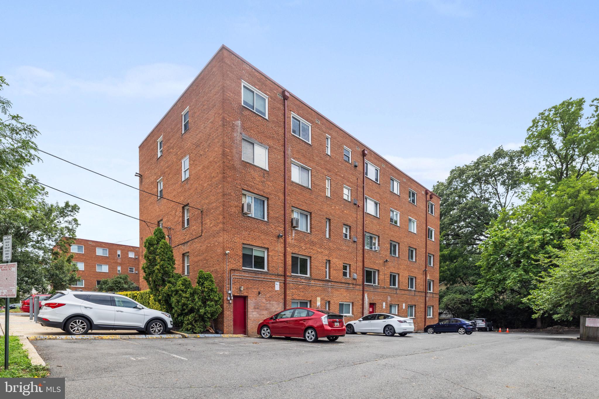 116 Lee Ave #207