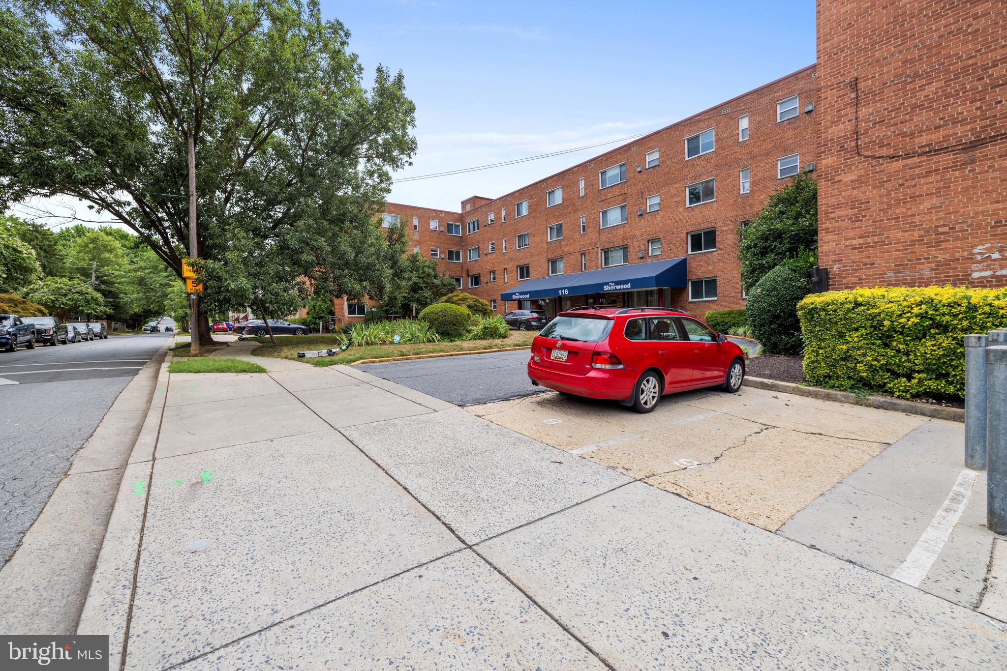 116 Lee Ave #207