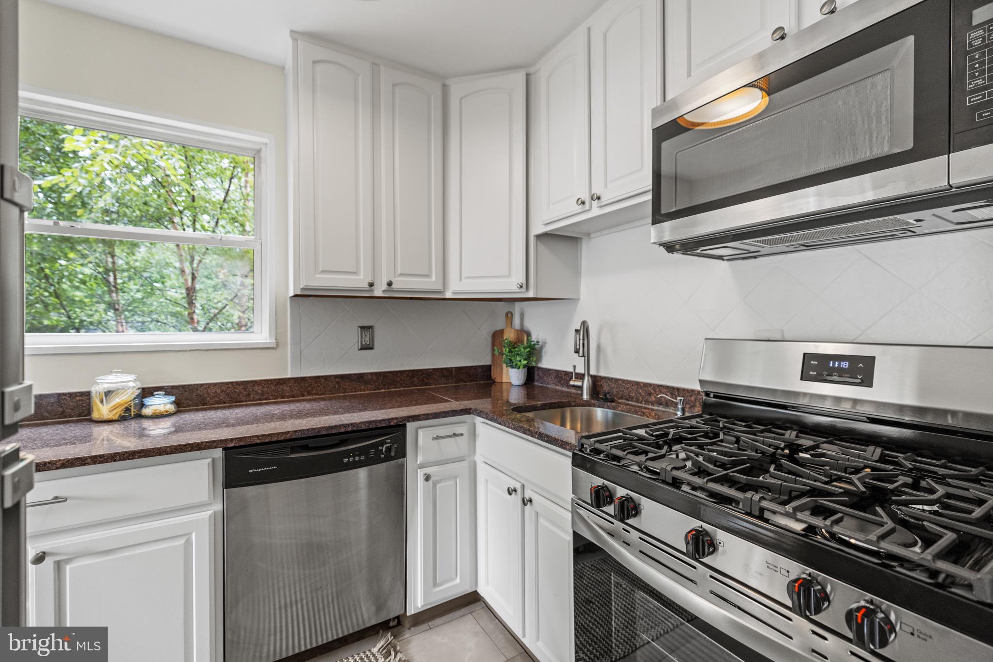 116 Lee Ave #207