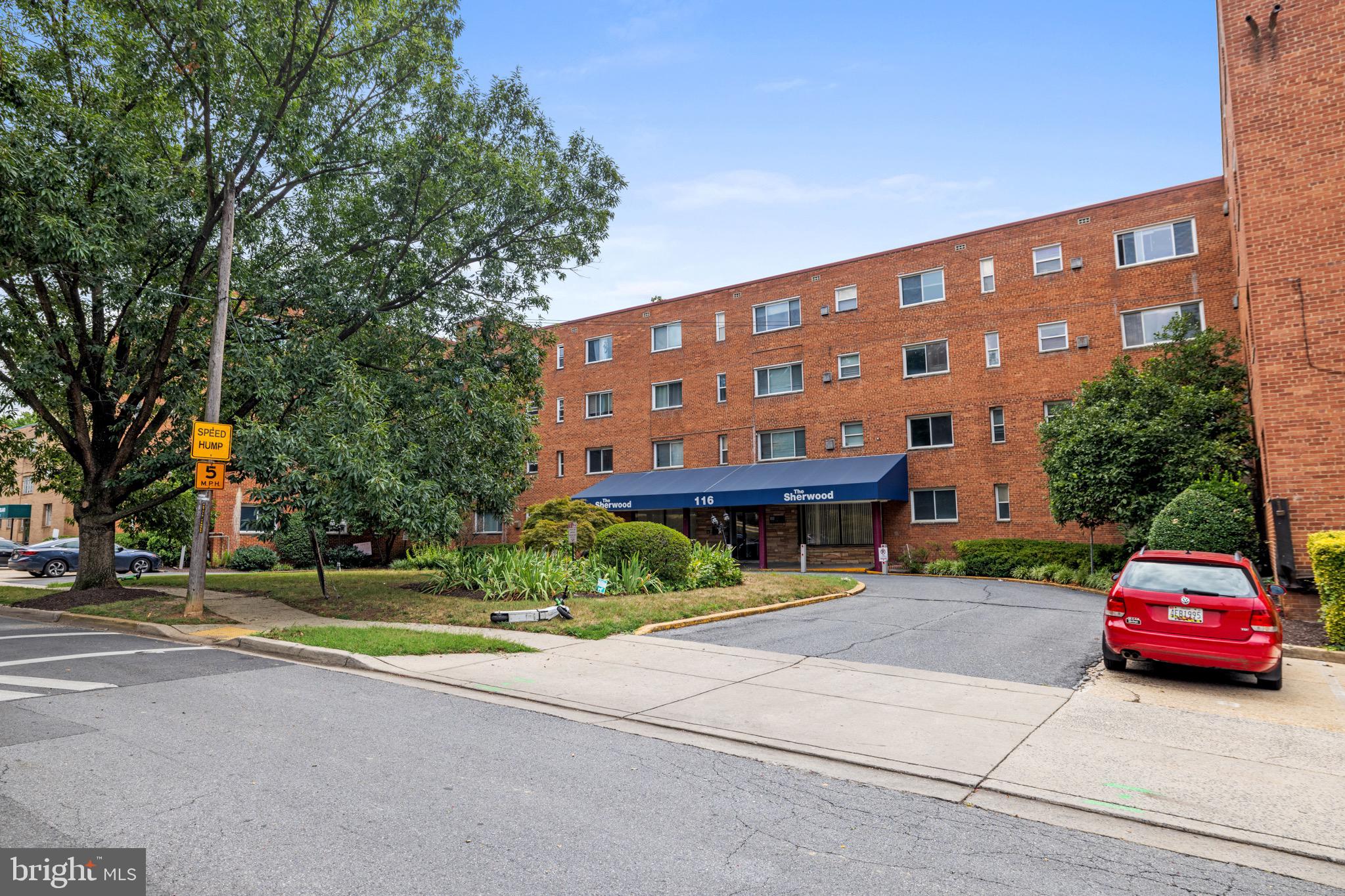 116 Lee Ave #207