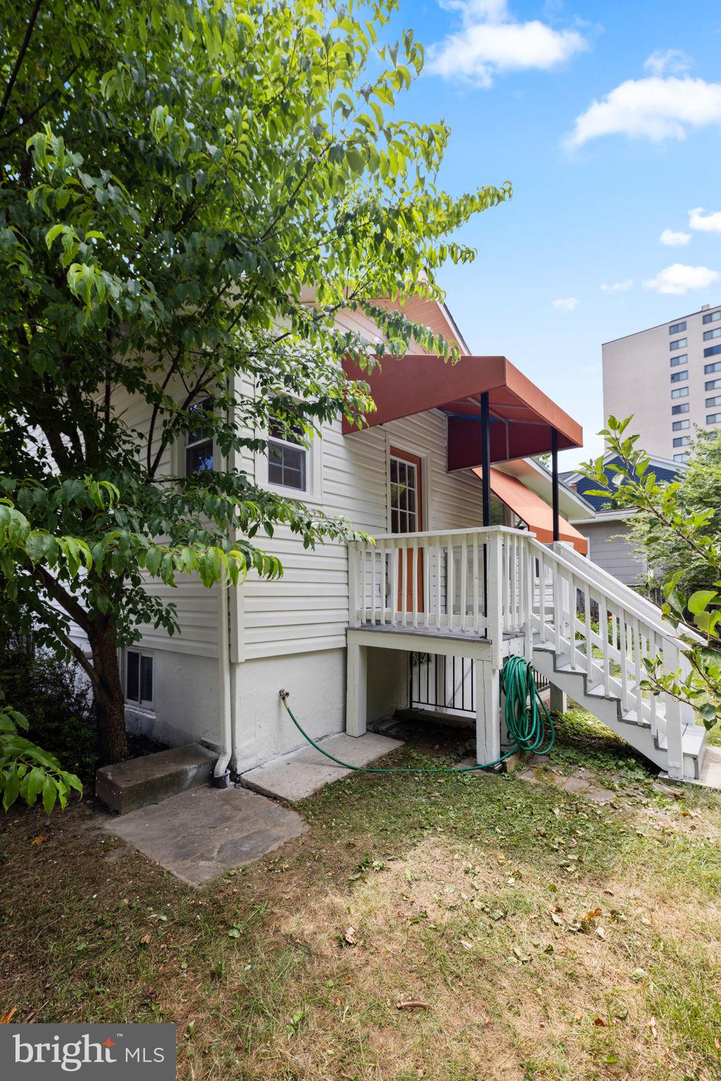 801 Thayer Ave