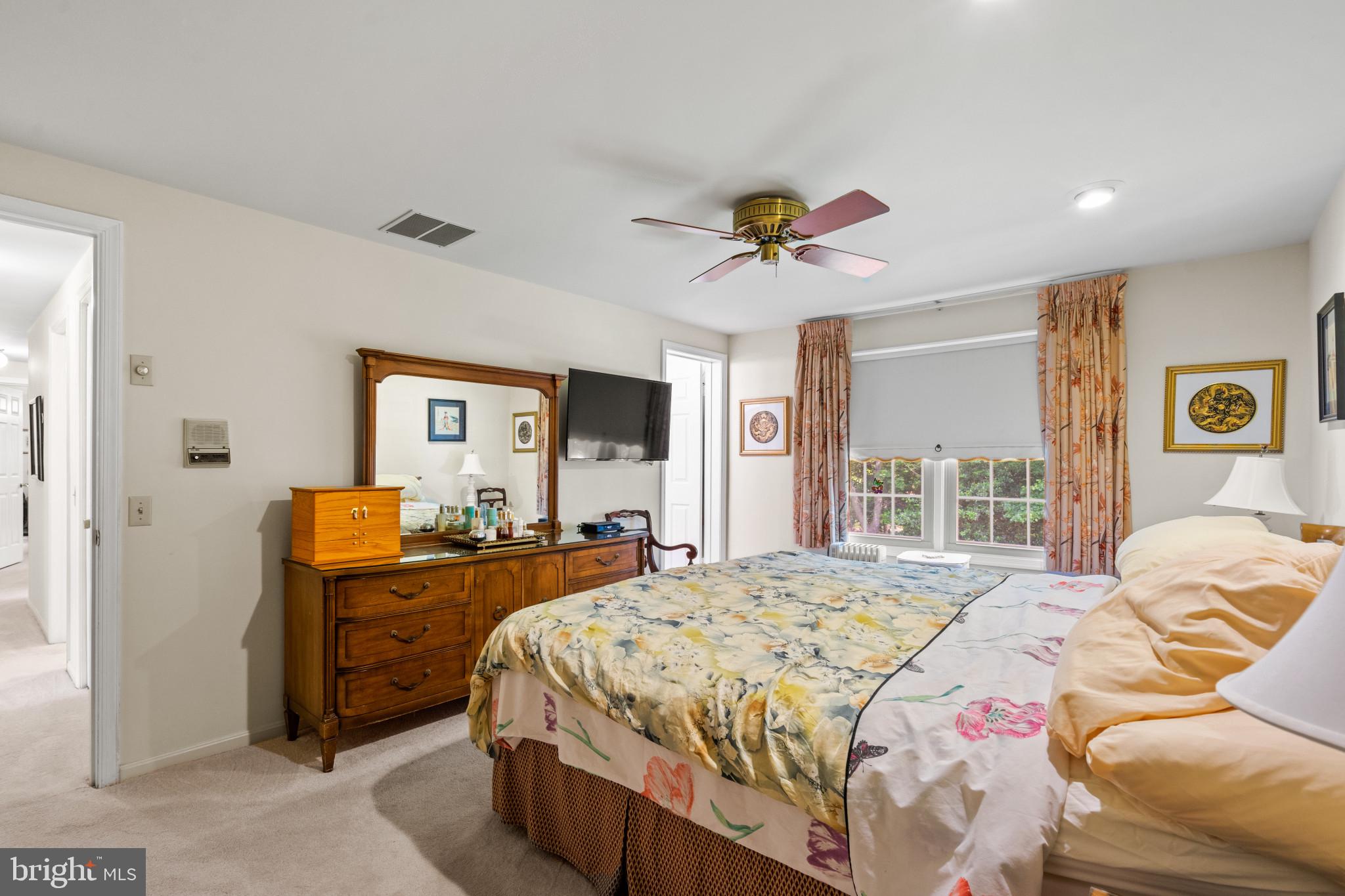 11444 Oak Leaf Dr