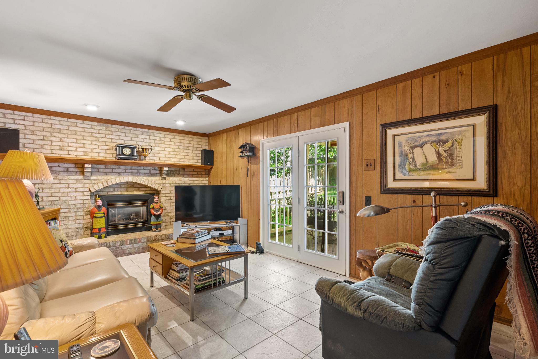 11444 Oak Leaf Dr