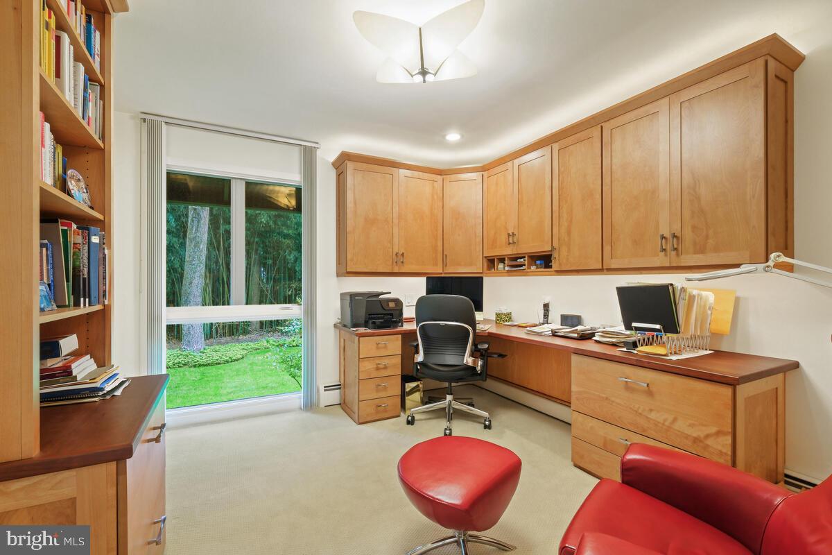 6132 Roseland Dr