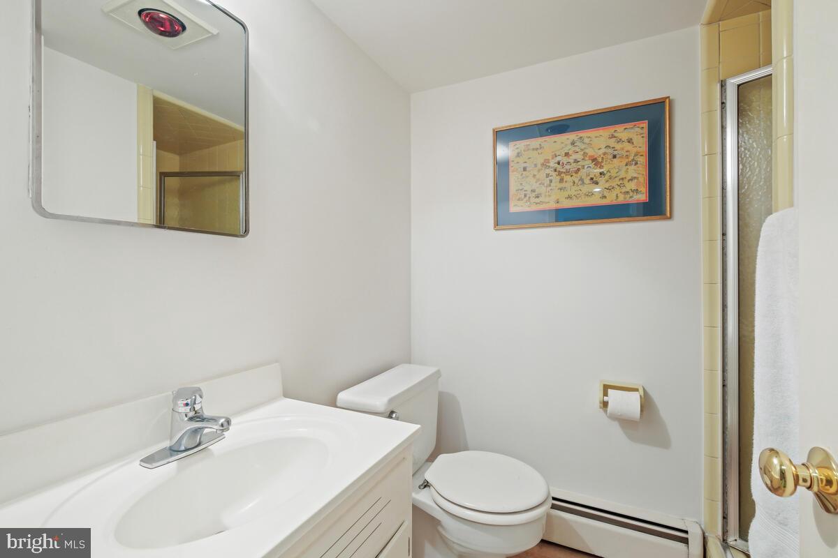 6132 Roseland Dr