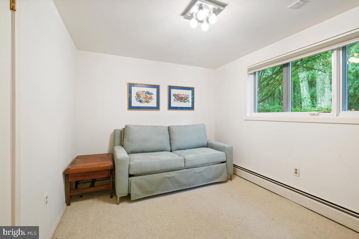 6132 Roseland Dr