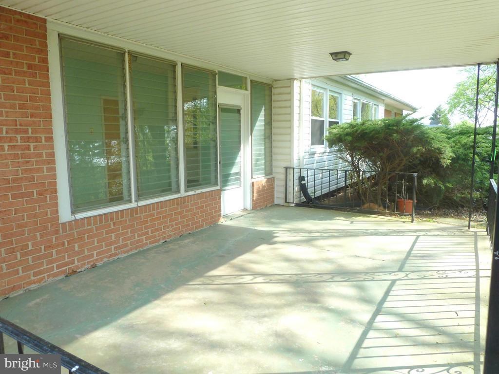 20428 GREENFIELD RD