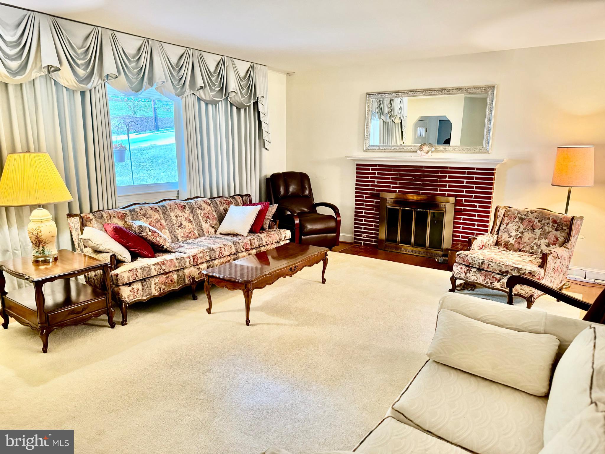 605 Elm Ave