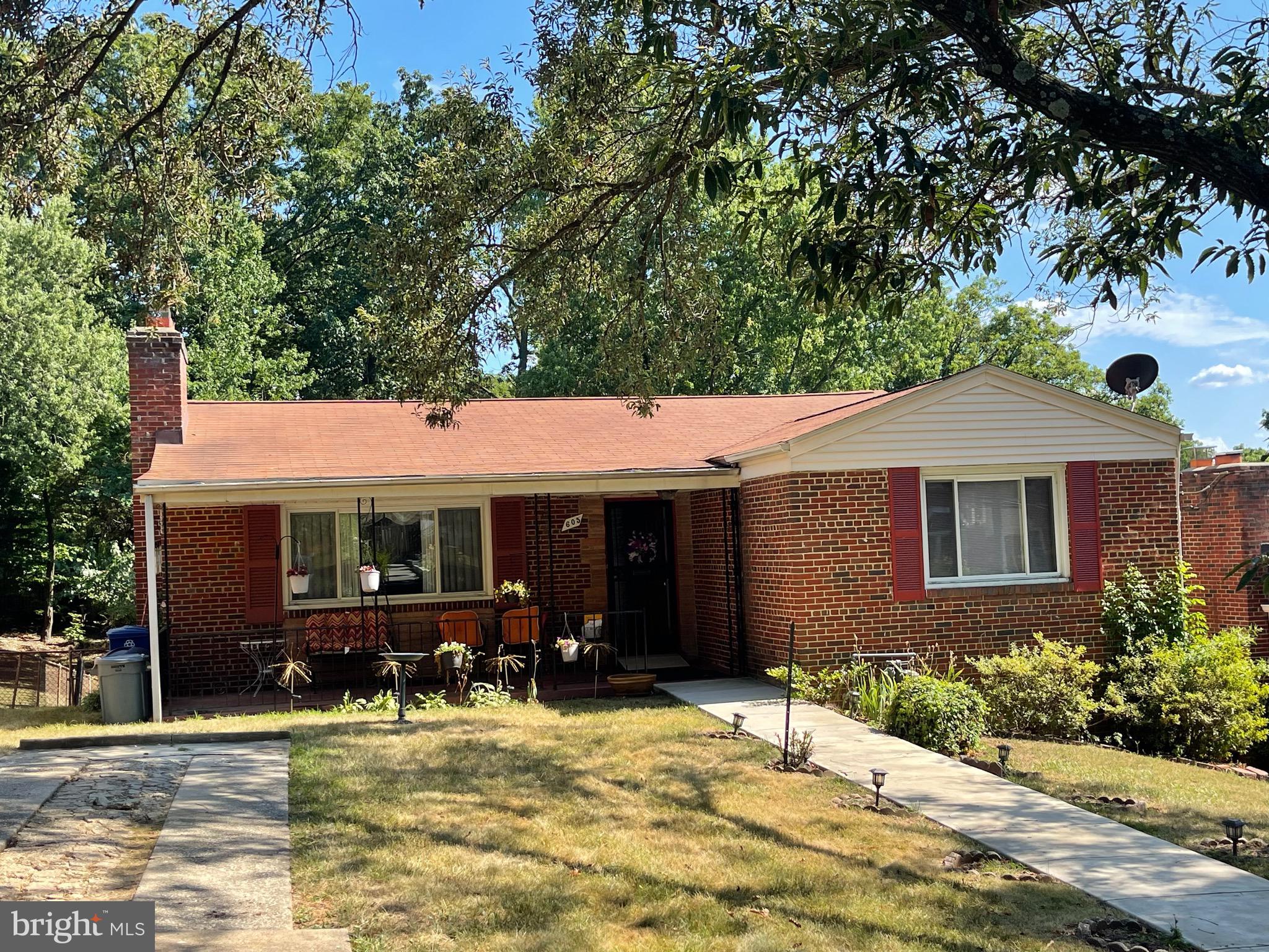 605 Elm Ave