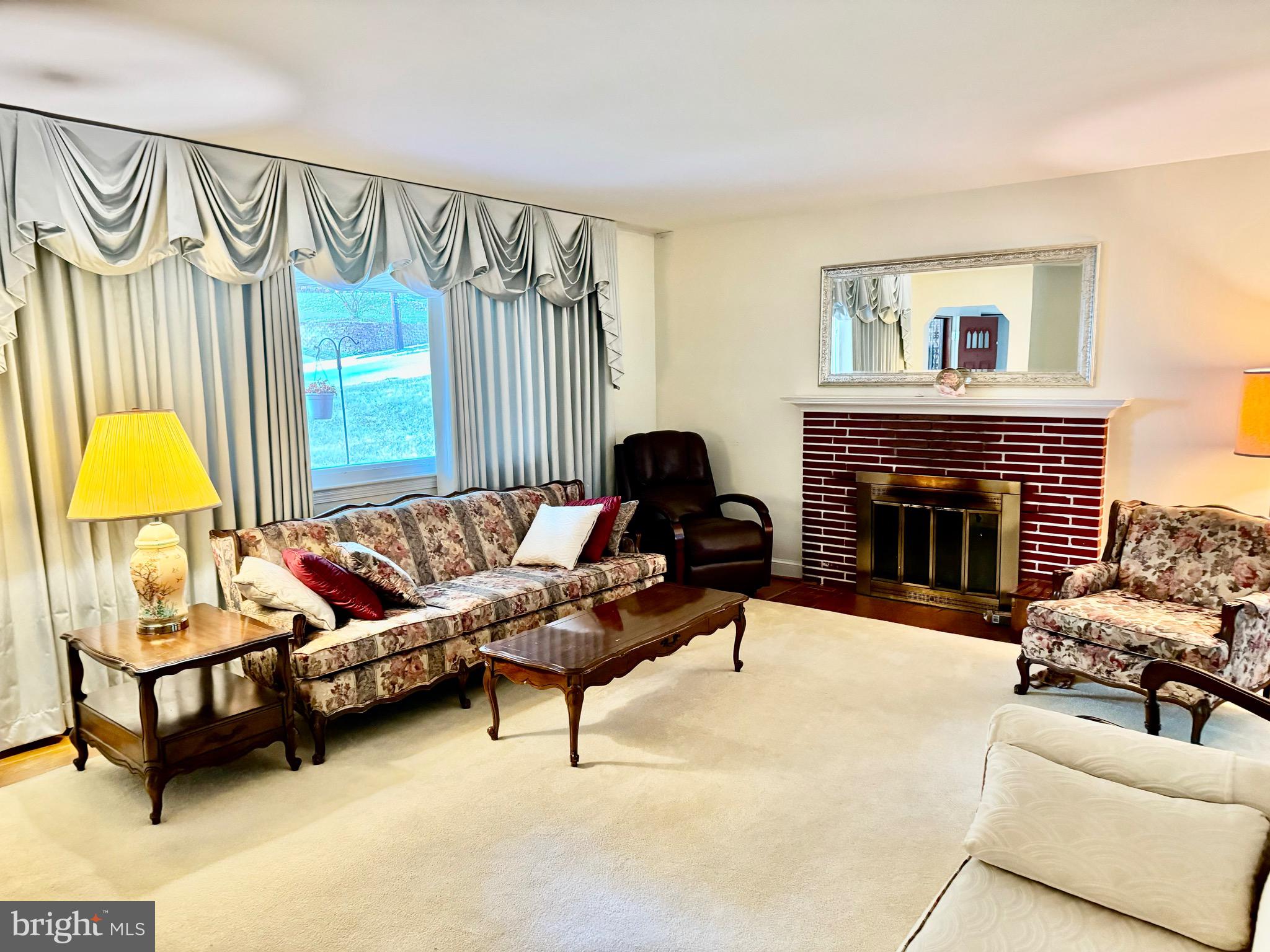 605 Elm Ave