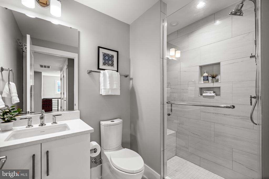 3731 Chevy Chase Lake Dr