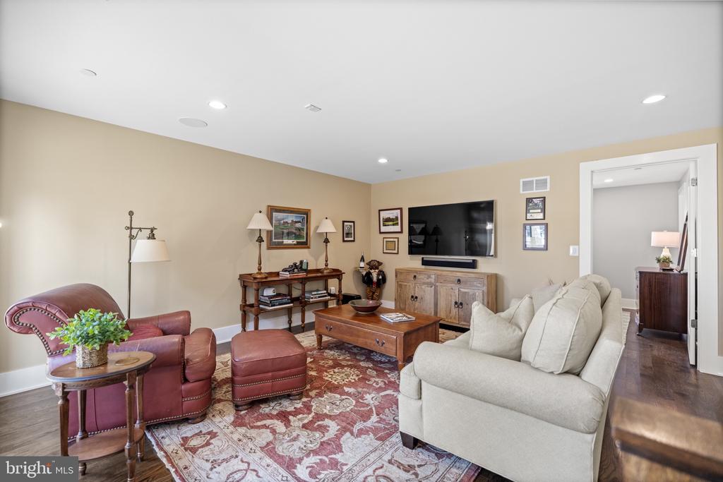 3731 Chevy Chase Lake Dr