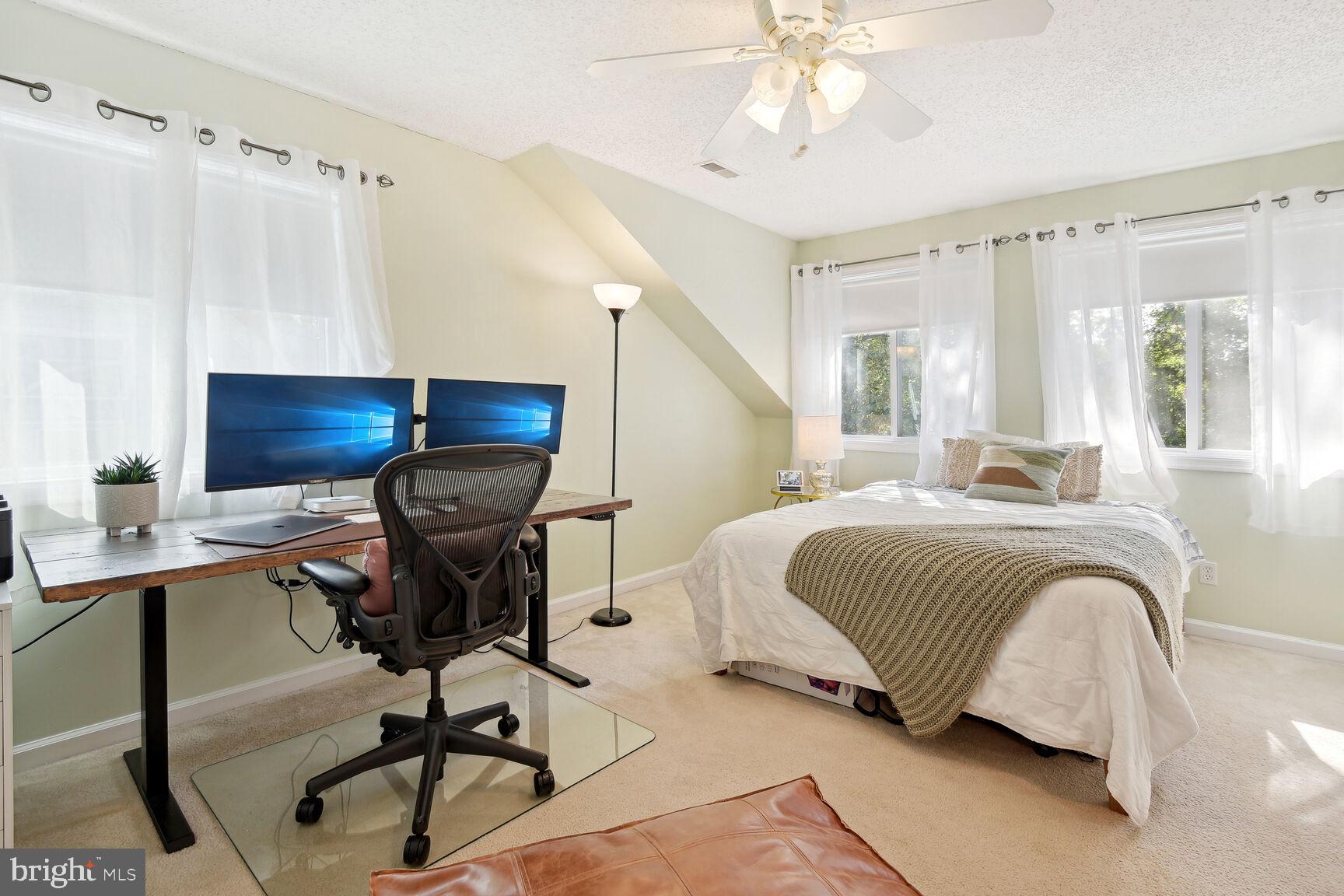 5722 Denfield Rd