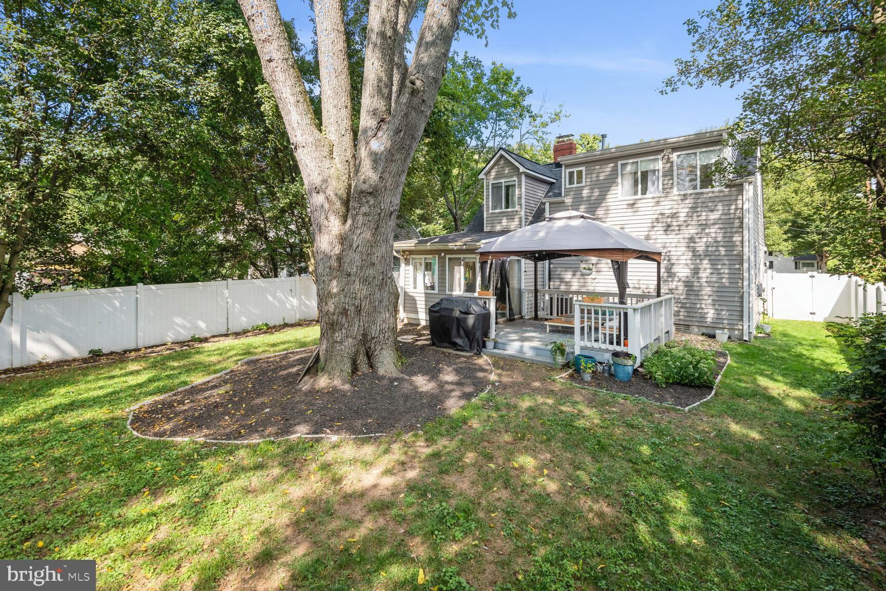 5722 Denfield Rd