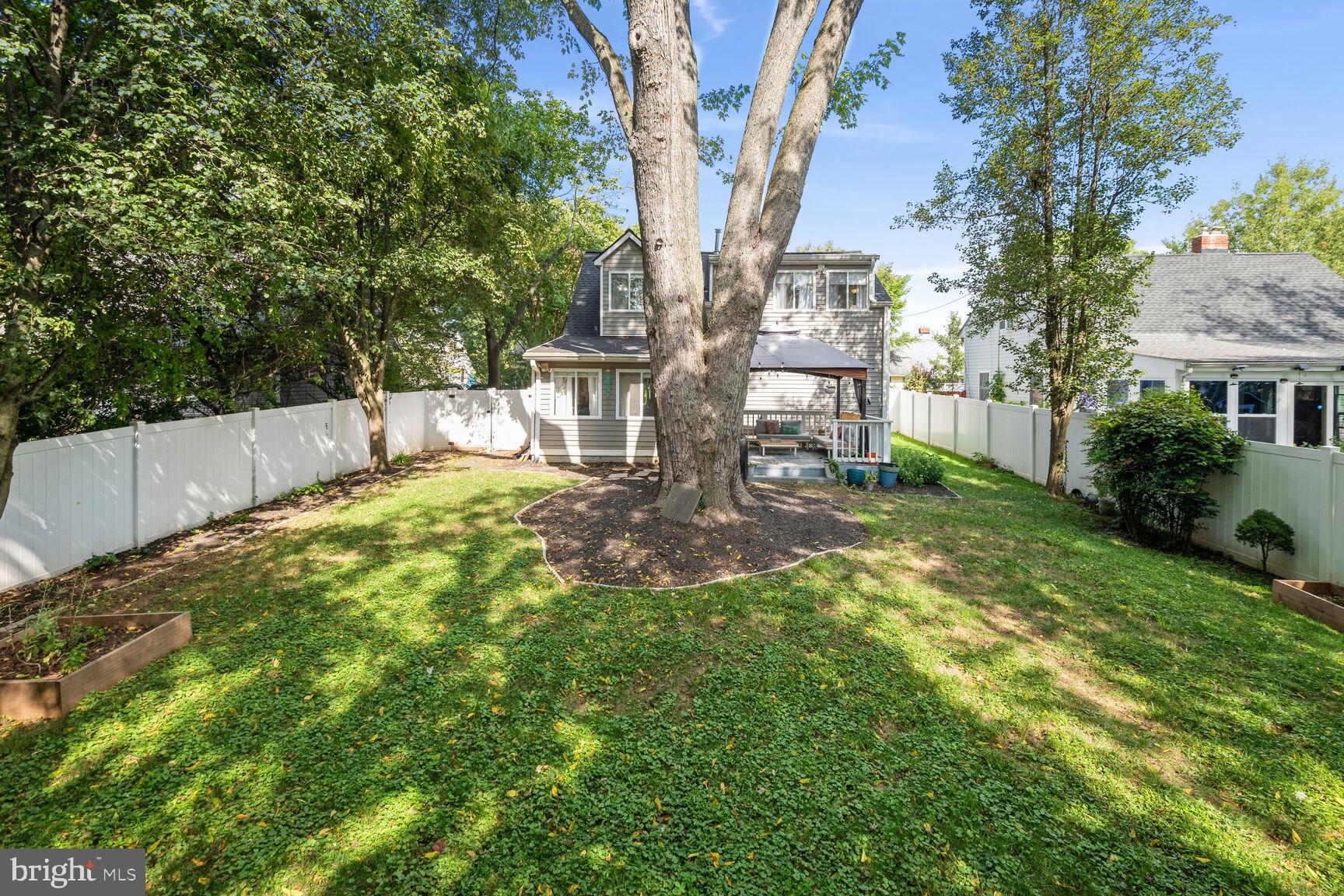 5722 Denfield Rd