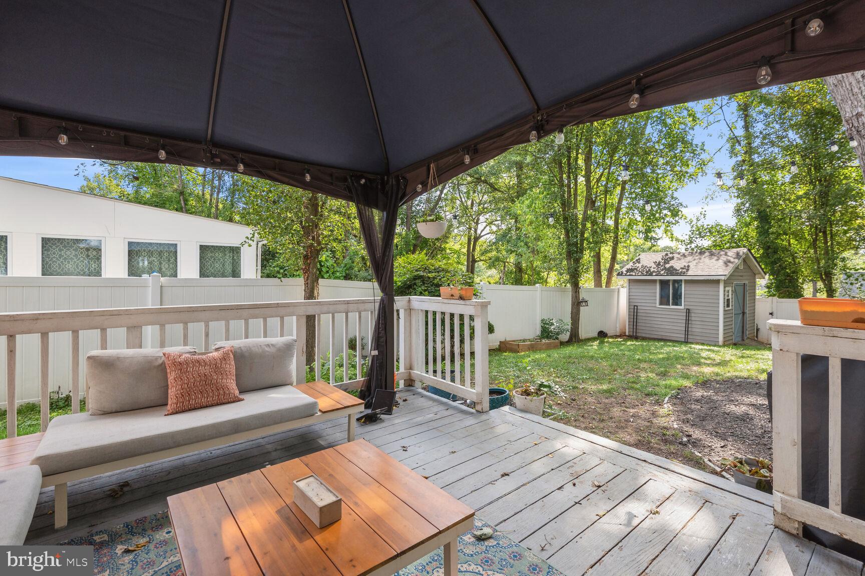 5722 Denfield Rd