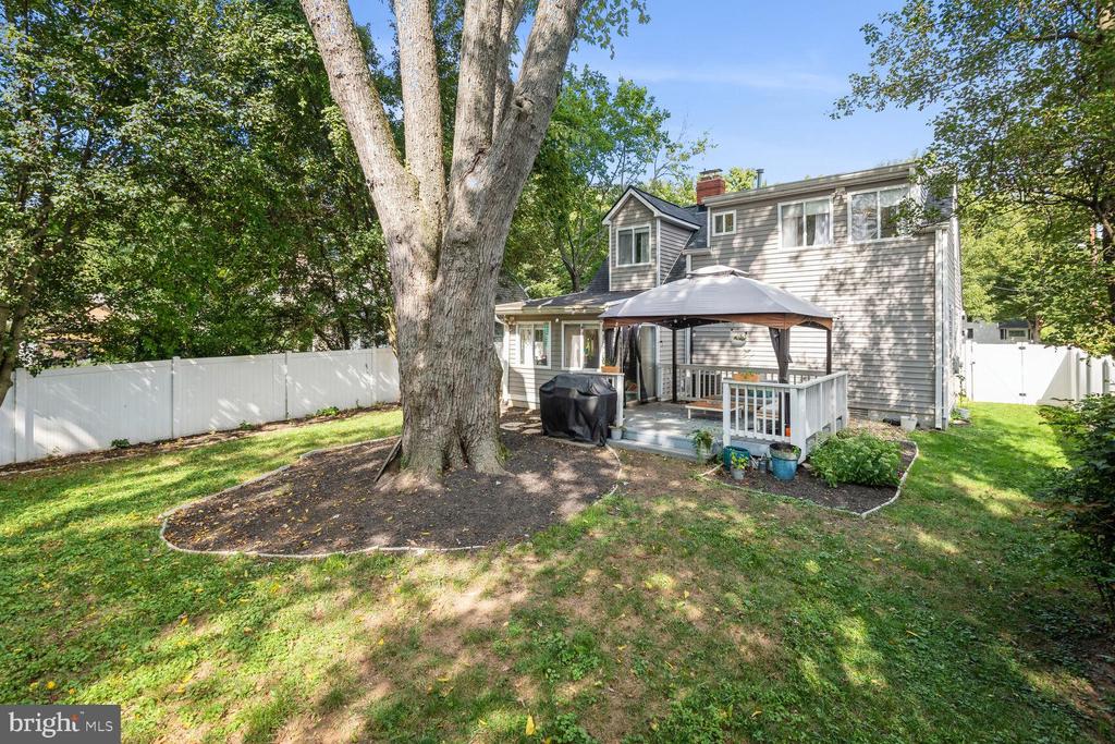 5722 Denfield Rd