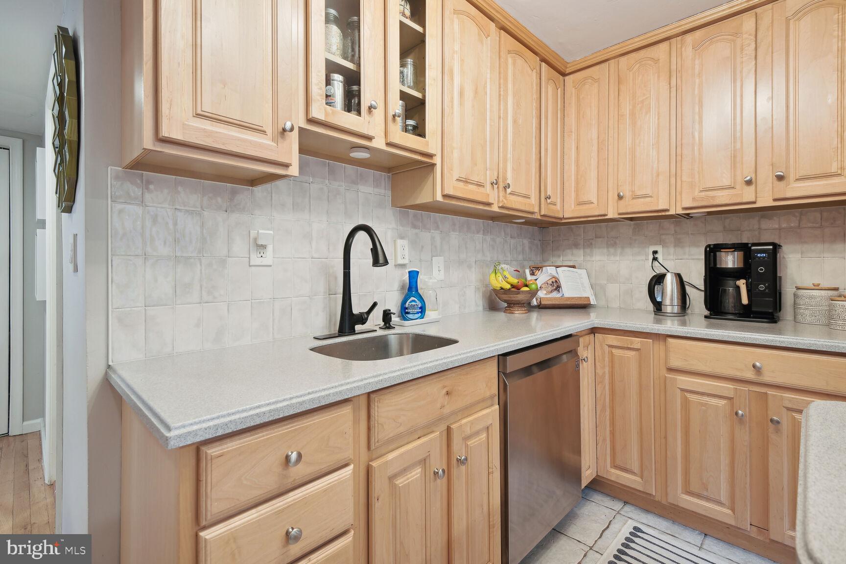 5722 Denfield Rd