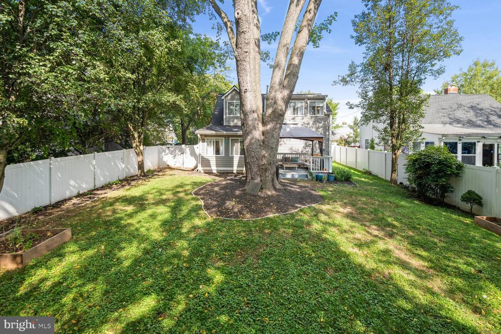 5722 Denfield Rd