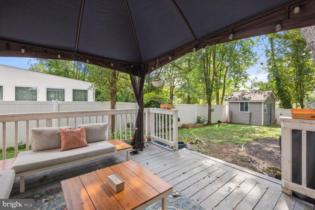 5722 Denfield Rd