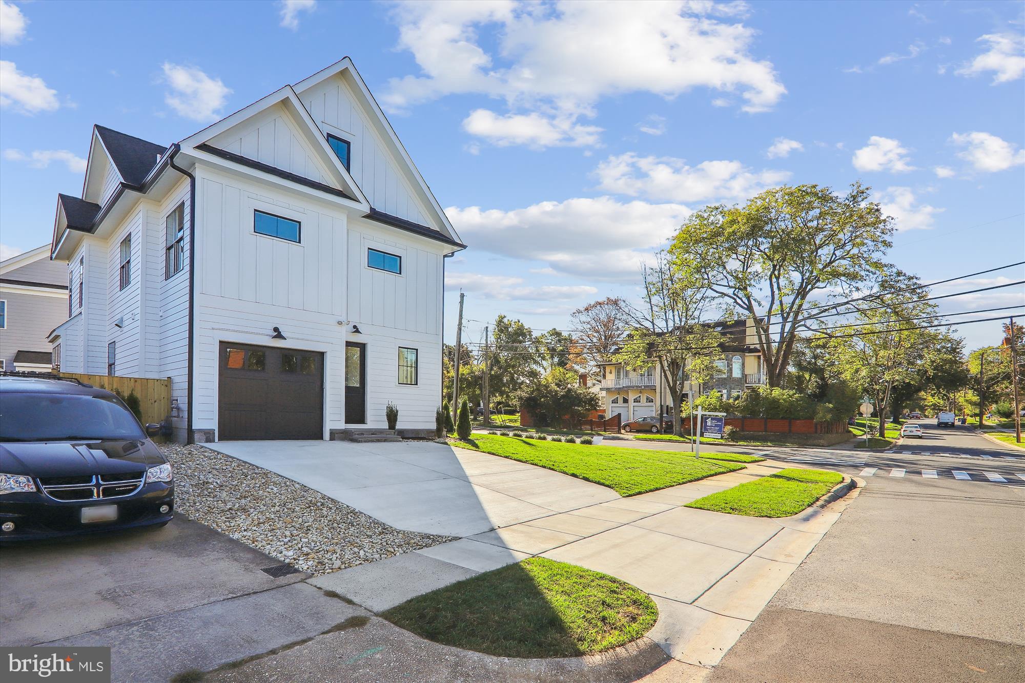 6417 Lone Oak Dr