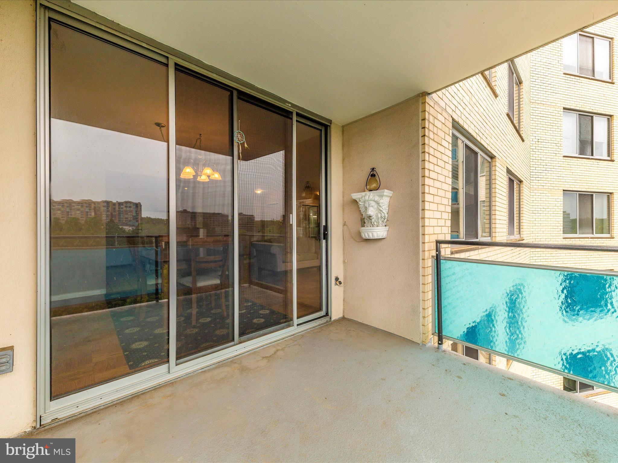 10401 Grosvenor Pl #916