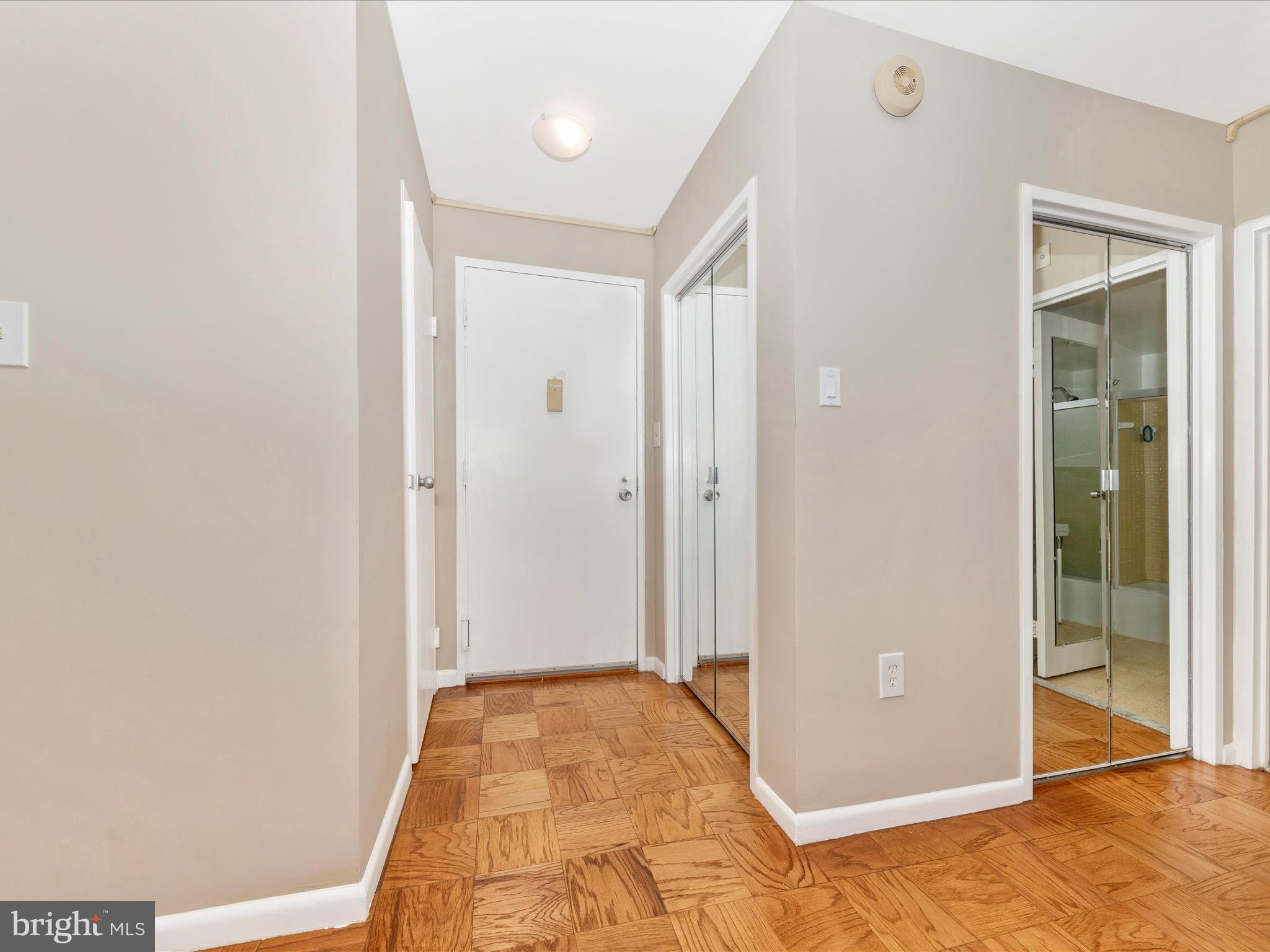 10401 Grosvenor Pl #916