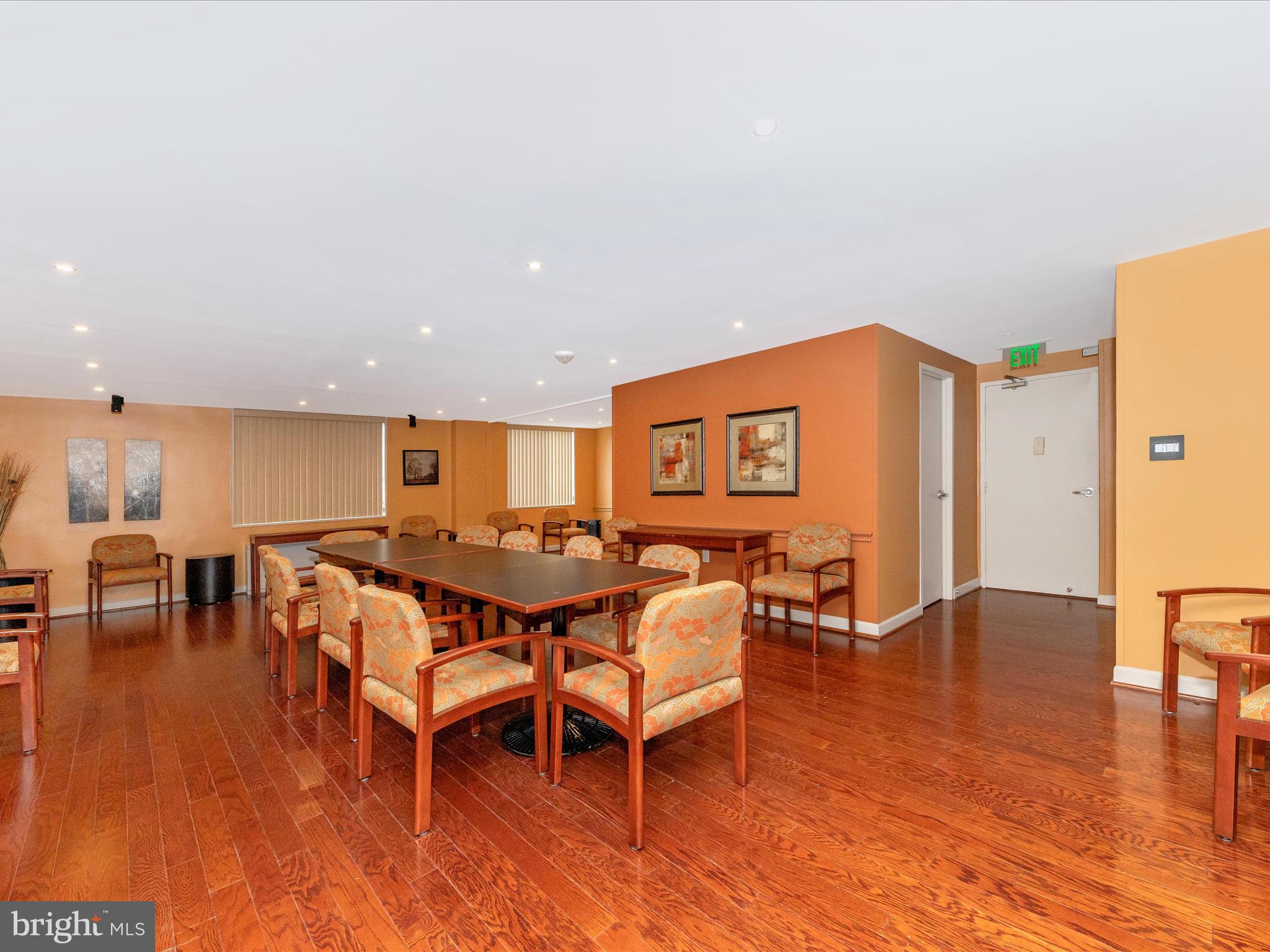 10401 Grosvenor Pl #916