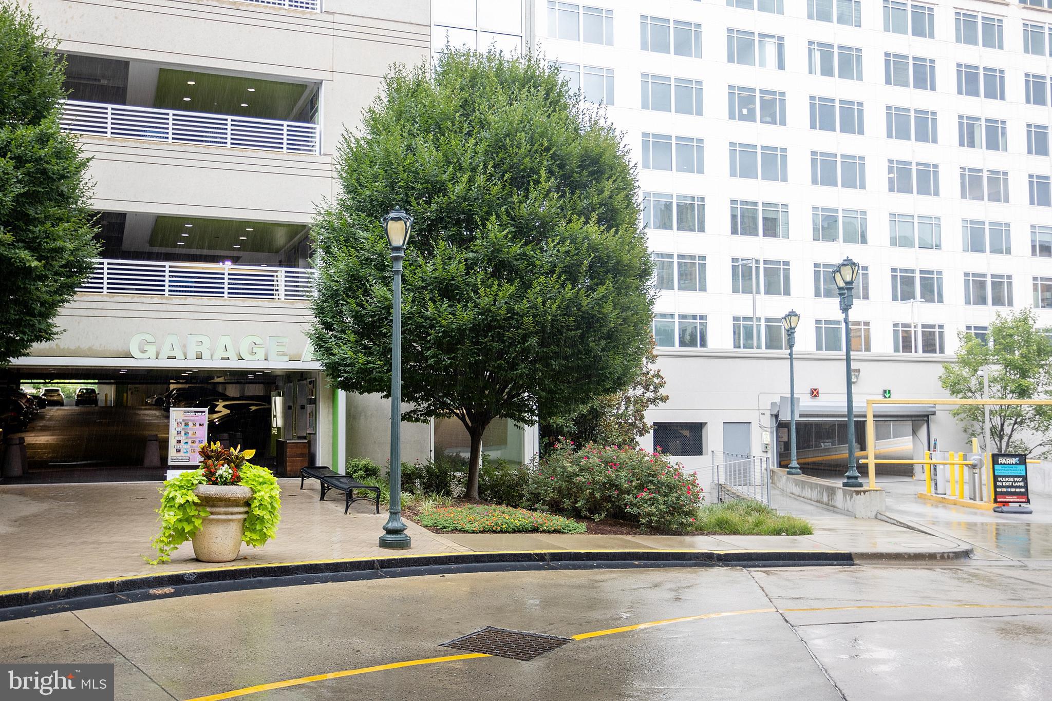 38 MARYLAND AVE #PH604