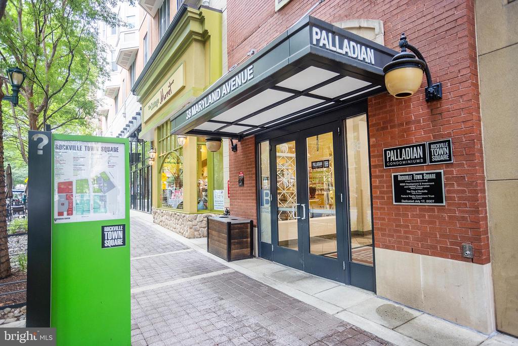 38 MARYLAND AVE #PH604