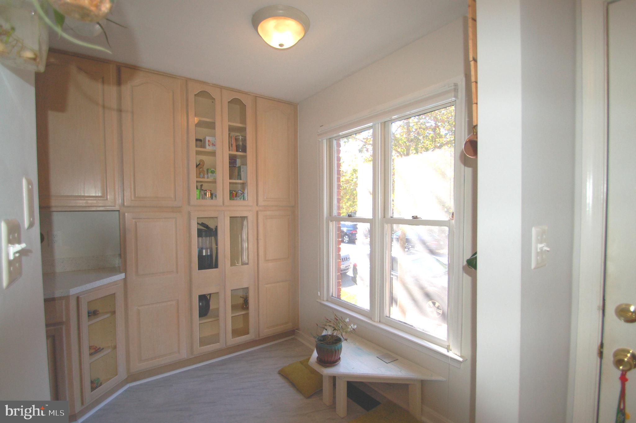 539 TSCHIFFELY SQUARE RD