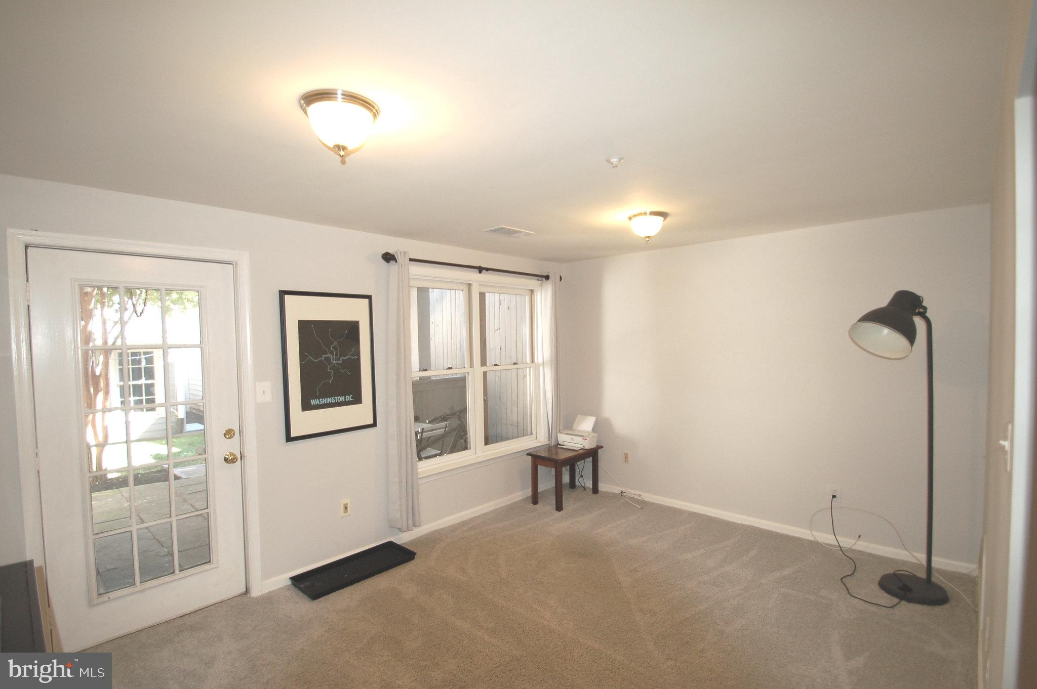 539 TSCHIFFELY SQUARE RD