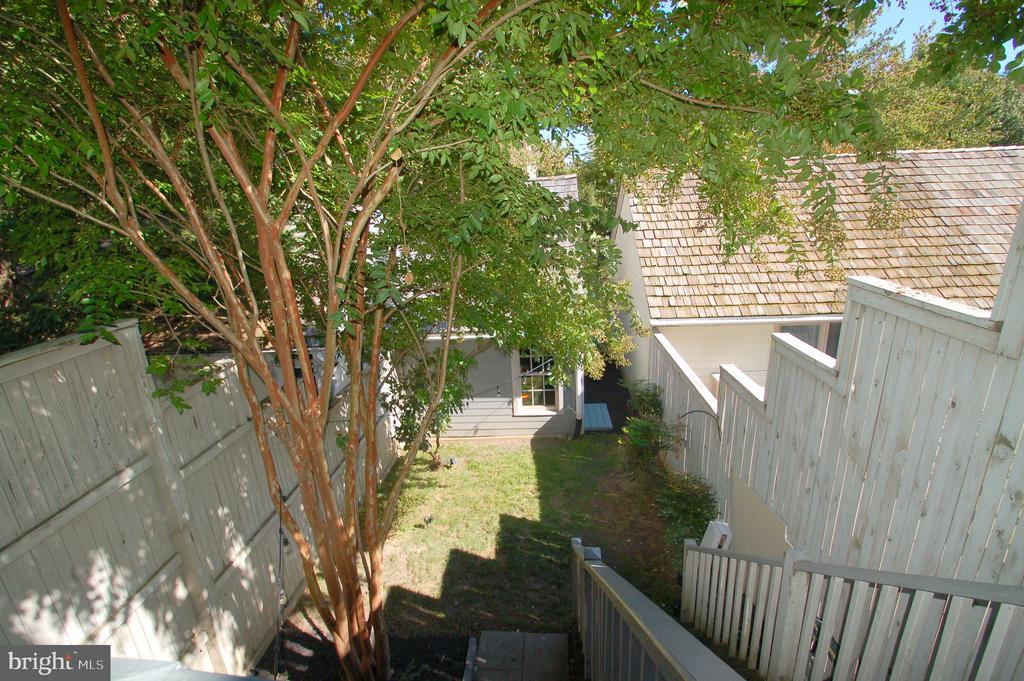 539 TSCHIFFELY SQUARE RD