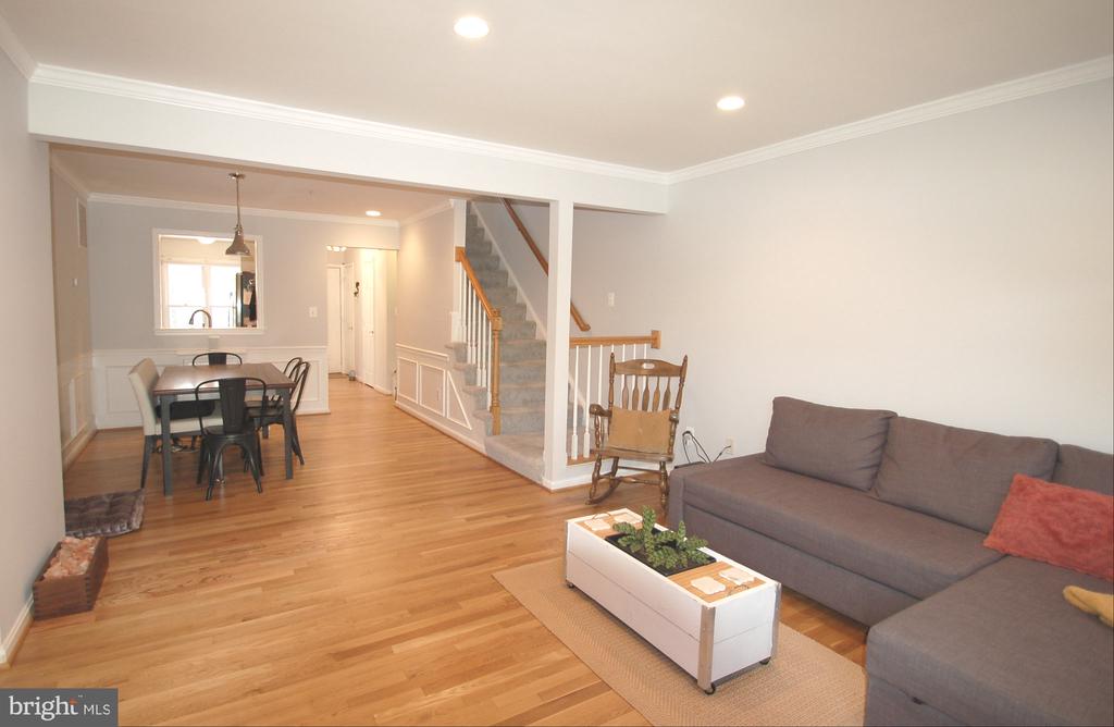 539 TSCHIFFELY SQUARE RD