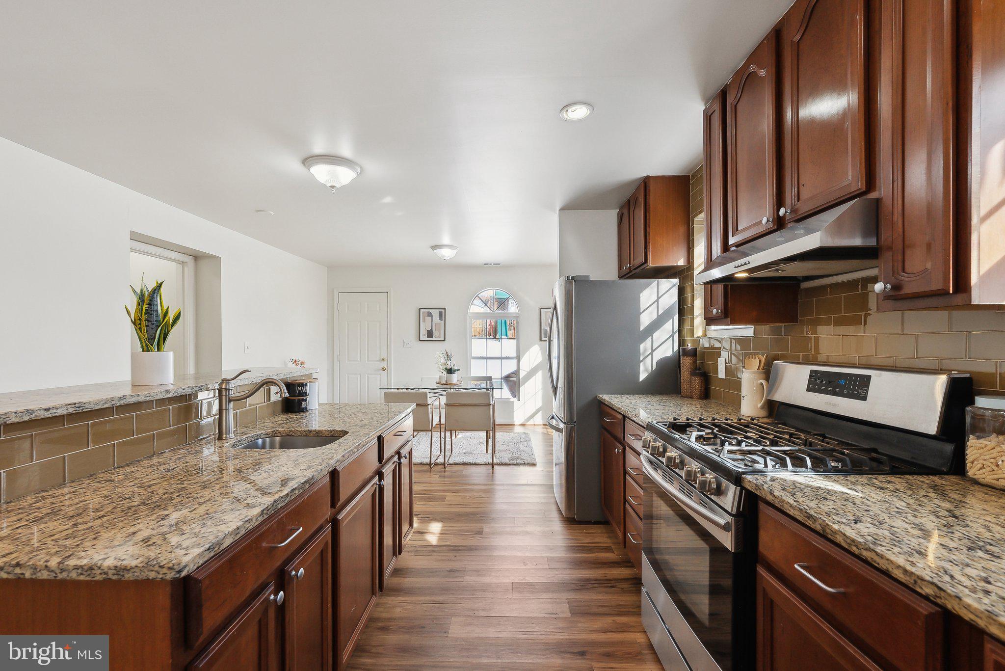 3905 Decatur Ave
