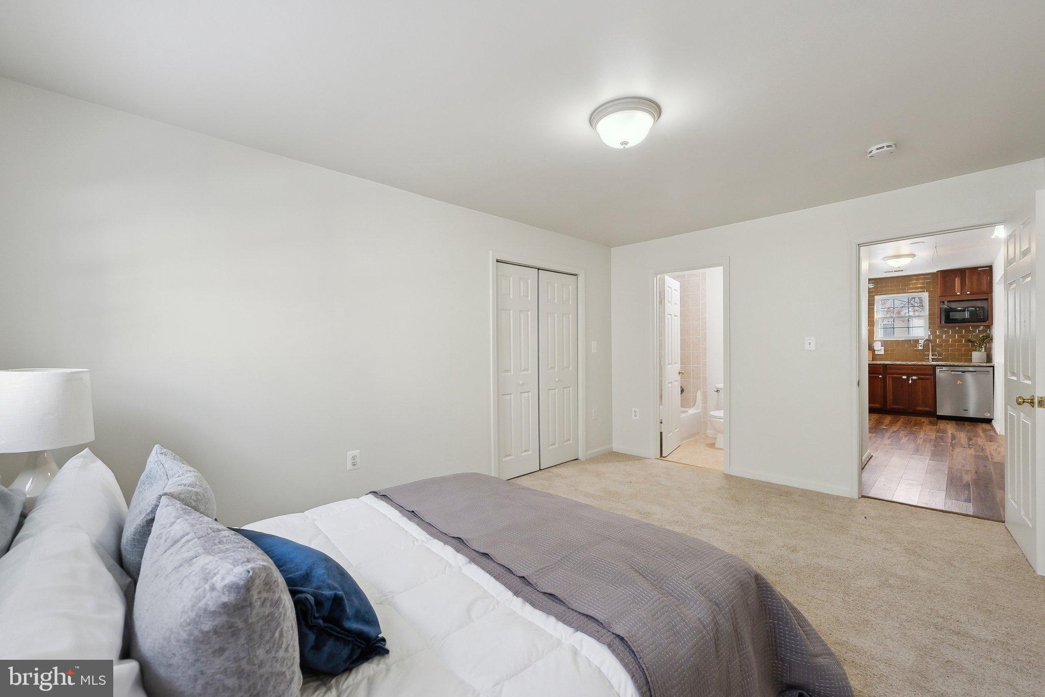 3905 Decatur Ave
