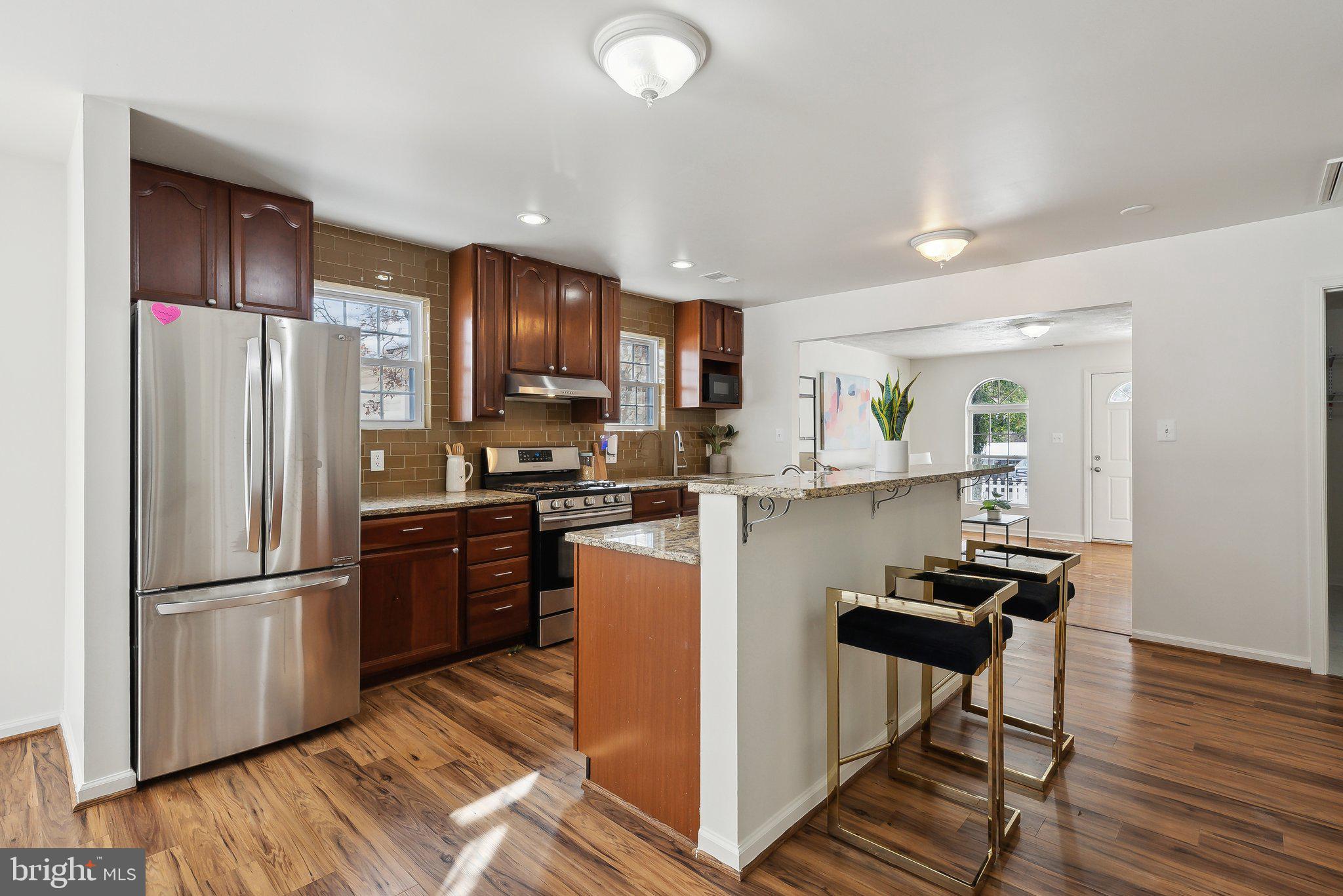 3905 Decatur Ave
